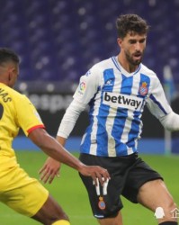  尤文图斯防线送礼不断遭弱旅逼平丢榜首  