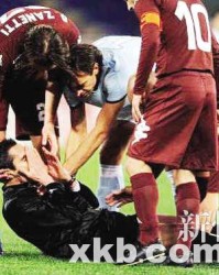  那不勒斯进攻组合默契，传射建功主宰赛场