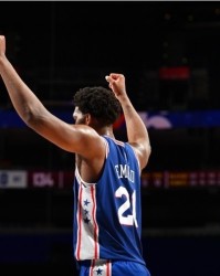  恩比德统治攻防两端76人主场轻取公牛