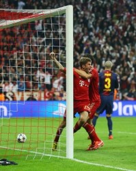  弗赖堡变阵三中卫，客场逼平拜仁慕尼黑  