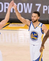  勇士绝杀雷霆终结对手七连胜势头  