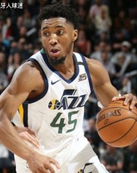  瓦兰丘纳斯30+15鹈鹕胜奇才  