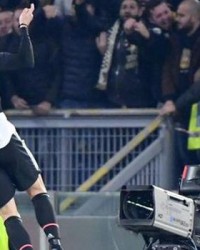  拉齐奥争议红牌引发赛后主帅激烈抗议  